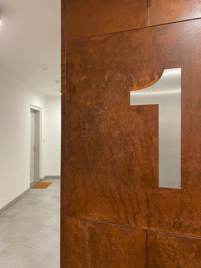 Lia - Private Parking Pozsony