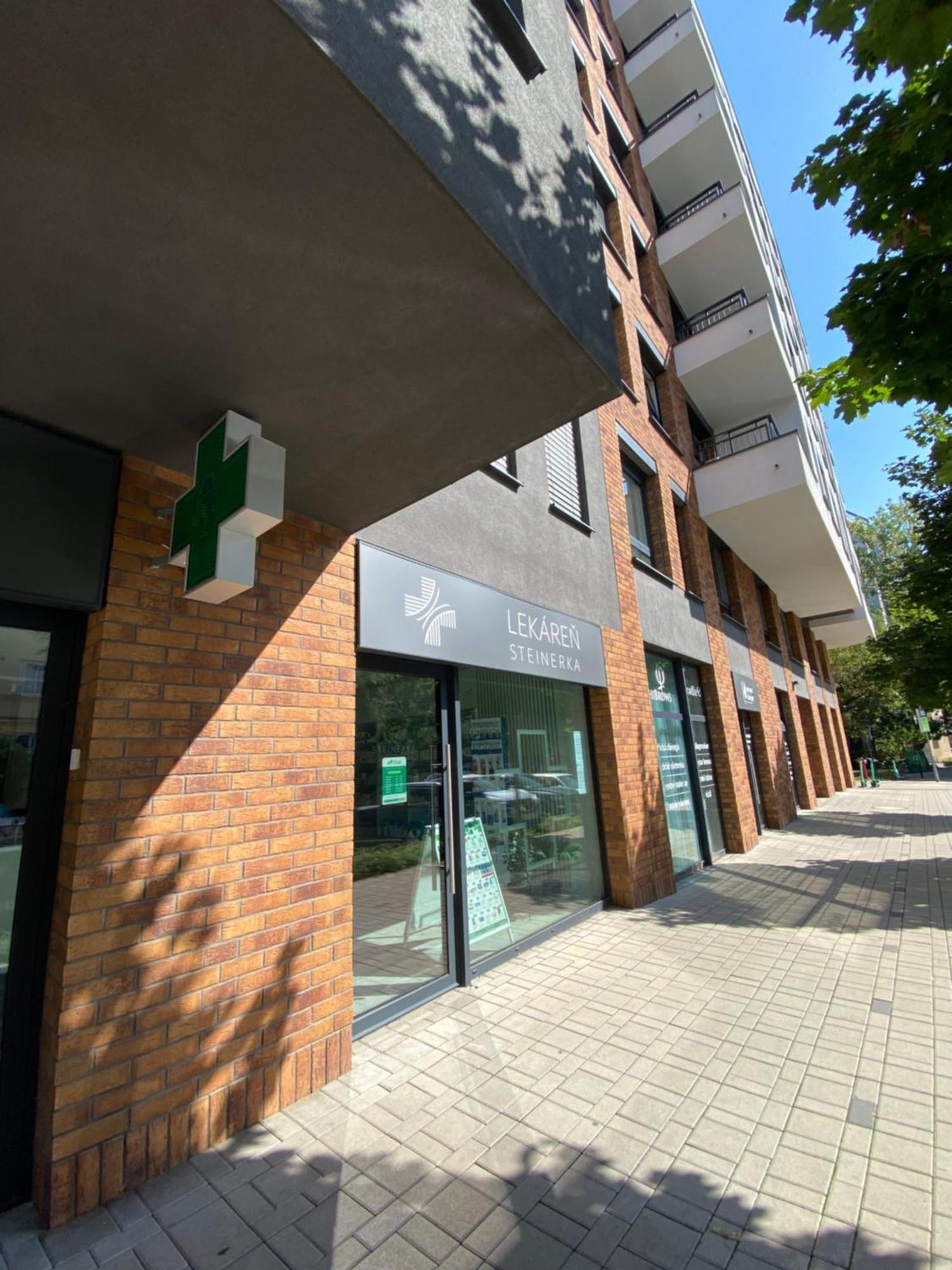 Lia - Private Parking Pozsony