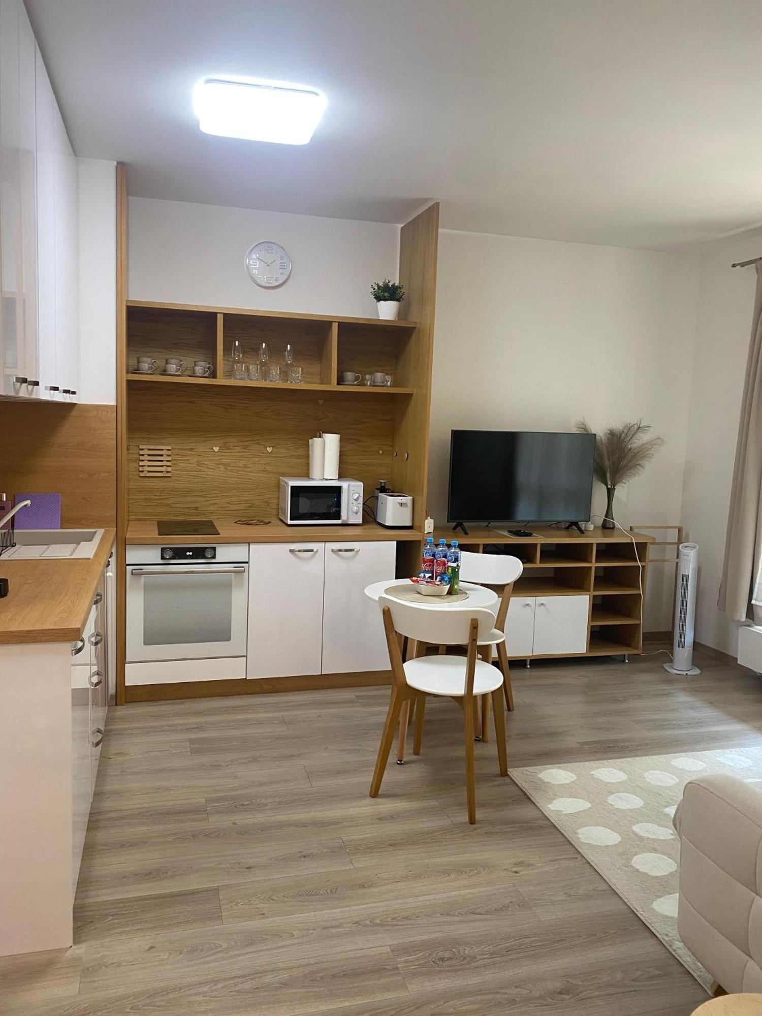 Lia - Private Parking * Bratislava